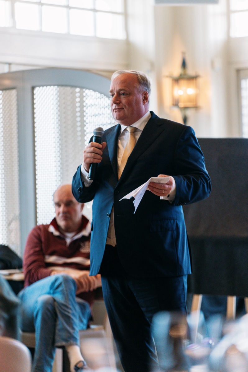 Ambassadeur Carlos de Bourbon de Parme